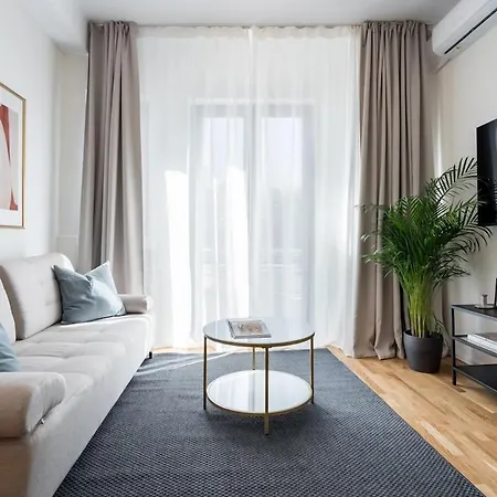 アパート Breathtaking Spacious 2br - Center