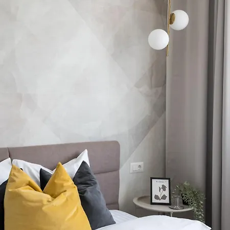 アパート Breathtaking Spacious 2br - Center