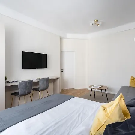 Breathtaking Spacious 2br - Center *