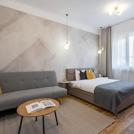 Breathtaking Spacious 2br - Center アパート