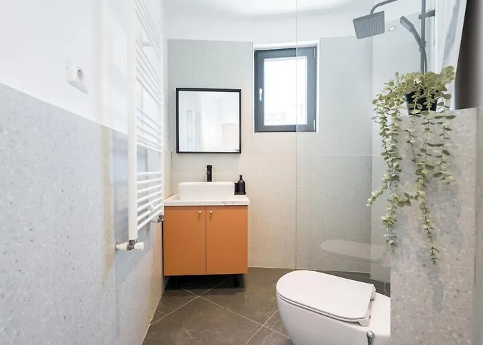 Breathtaking Spacious 2br - Center *