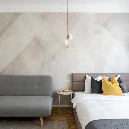 Breathtaking Spacious 2br - Center