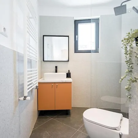 Breathtaking Spacious 2br - Center *