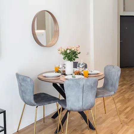 Apartment Breathtaking Spacious 2br - Center