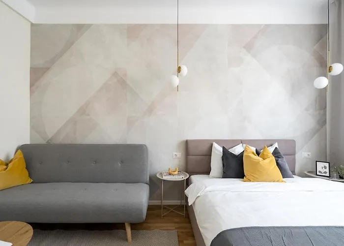 Breathtaking Spacious 2br - Center