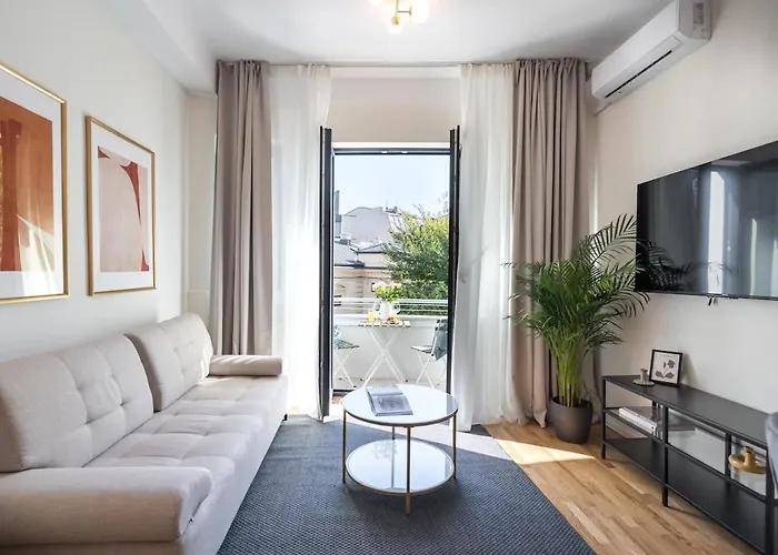 Breathtaking Spacious 2br - Center