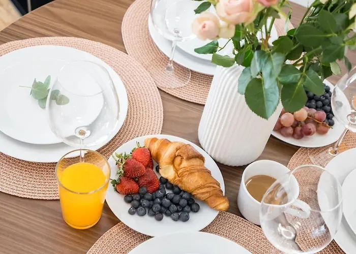 Breathtaking Spacious 2br - Center *