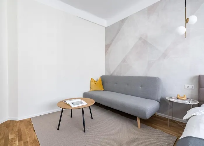 Апартаменты Breathtaking Spacious 2br - Center *