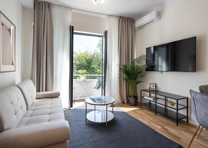 Lejlighed Breathtaking Spacious 2br - Center *