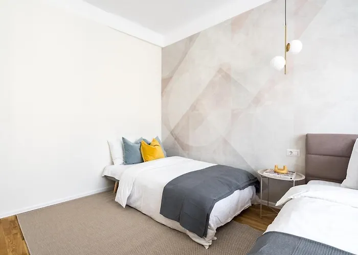 Breathtaking Spacious 2br - Center Bukarest